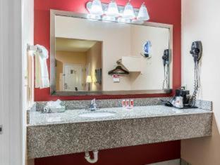 Quality Inn & Suites Bridge City Orange Habitación foto