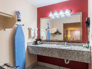 Quality Inn & Suites Bridge City Orange Habitación foto